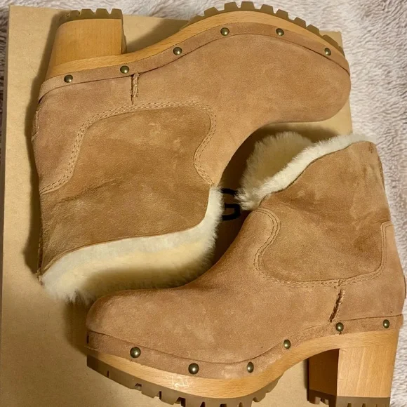 UGG Tan Suede Lug Sole Ankle Booties - Picture 4 of 7